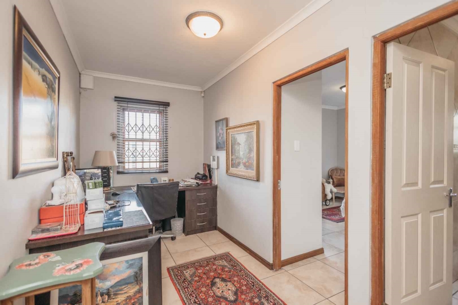 To Let 4 Bedroom Property for Rent in Joostenbergvlakte Western Cape